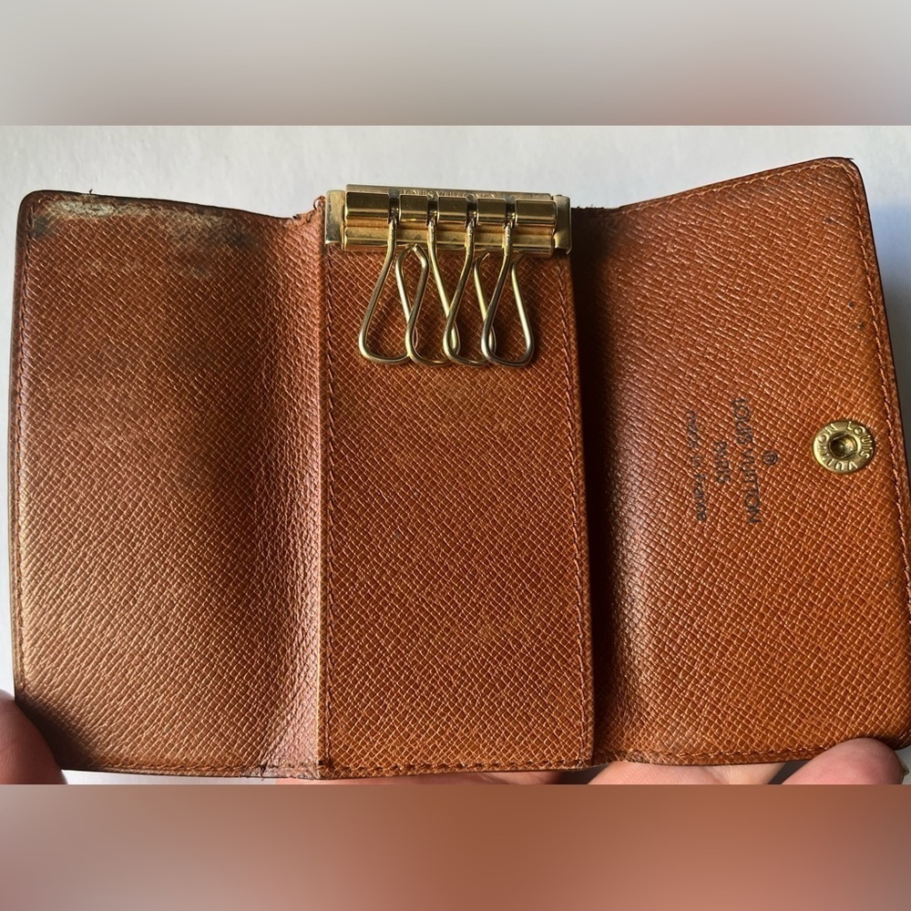 Louis VUITTON MONOGRAM KEY CASE/HOLDER - Picture 3 of 8